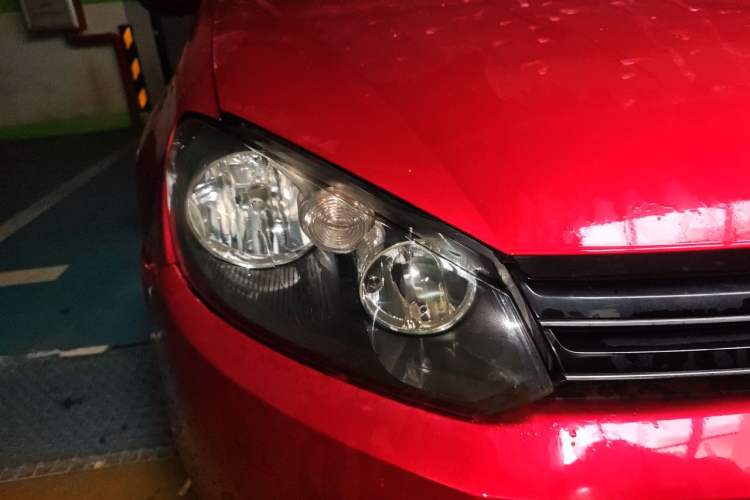 Used Volkswagen Golf 2011 1.6L Automatic Comfort Model Right Front Headlight
