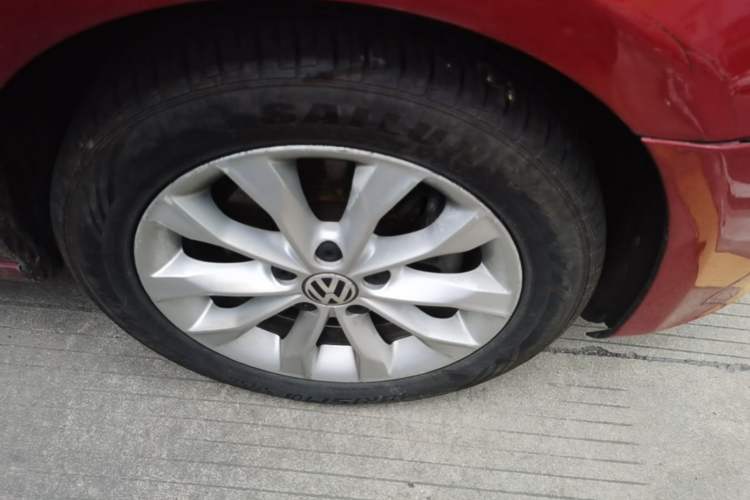 Used Volkswagen Golf 2011 1.4 TSI Automatic Comfort Model Right Front Wheel Hub