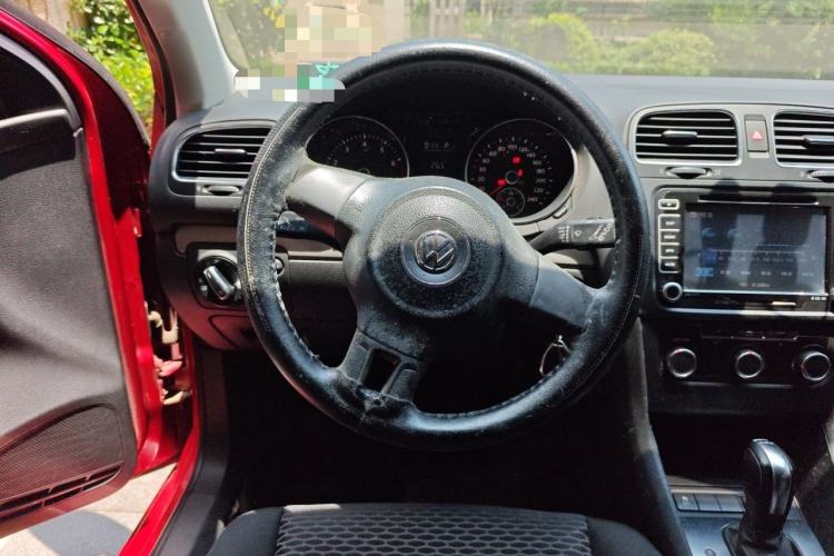 Used Volkswagen Golf 2011 1.6L Automatic Fashion Edition Steering Wheel