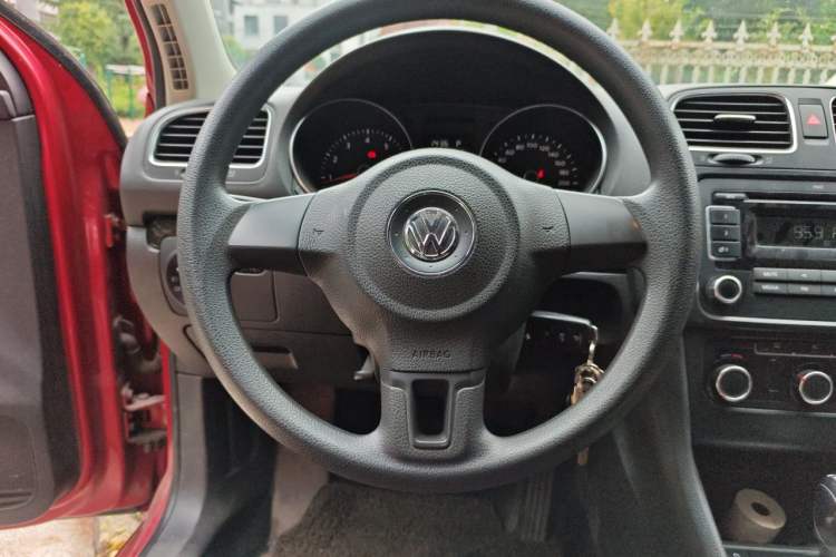 Used Volkswagen Golf 2011 1.4 TSI Automatic Comfort Model Steering Wheel