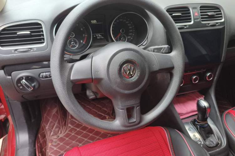 Used Volkswagen Golf 2011 1.6L Automatic Comfort Model Steering Wheel