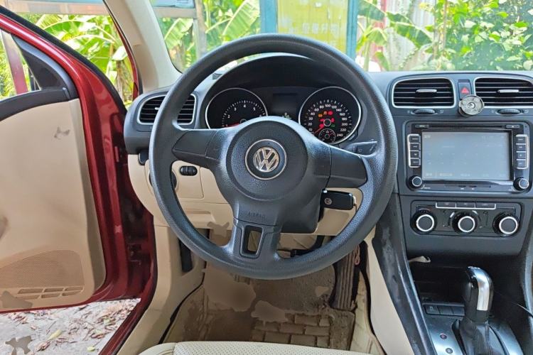 Used Volkswagen Golf 2011 1.4 TSI Automatic Comfort Model Steering Wheel
