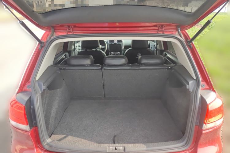 Used Volkswagen Golf 2011 1.6L Automatic Comfort Model Trunk