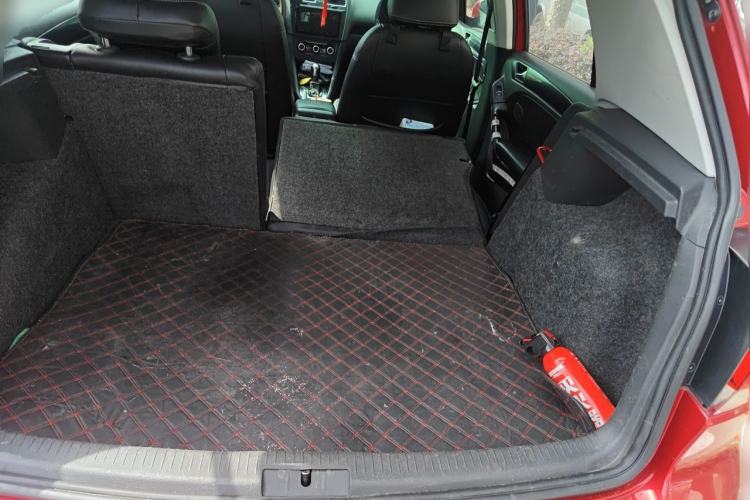 Used Volkswagen Golf 2011 1.6L Automatic Comfort Model Trunk