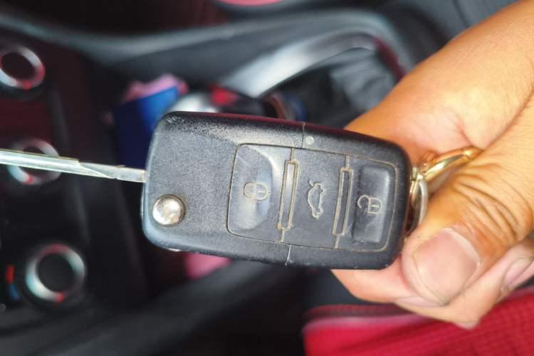 Used Volkswagen Golf 2011 1.6L Automatic Comfort Model Vehicle Key