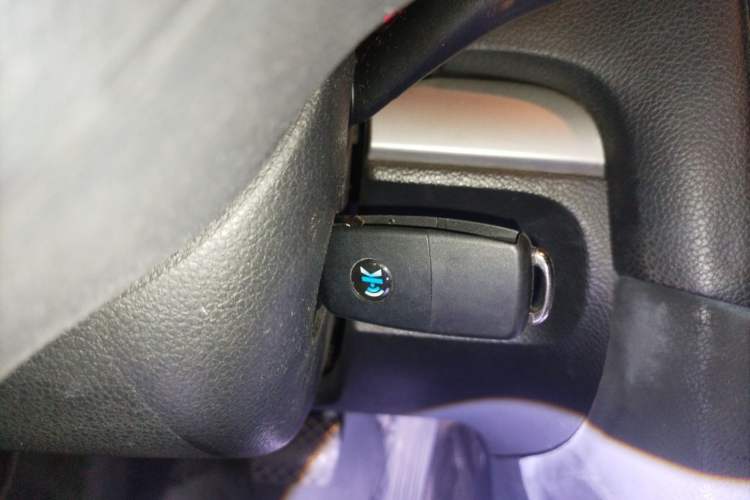 Used Volkswagen Golf 2011 1.6L Automatic Fashion Edition Vehicle Key