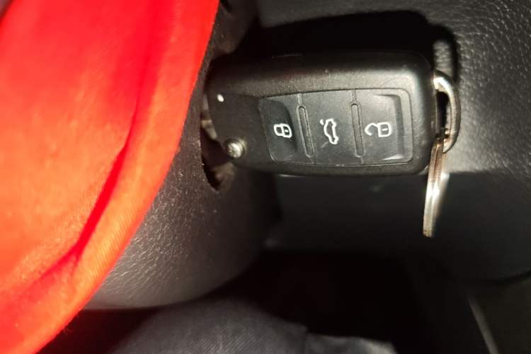 Used Volkswagen Golf 2011 1.6L Automatic Comfort Model Vehicle Key