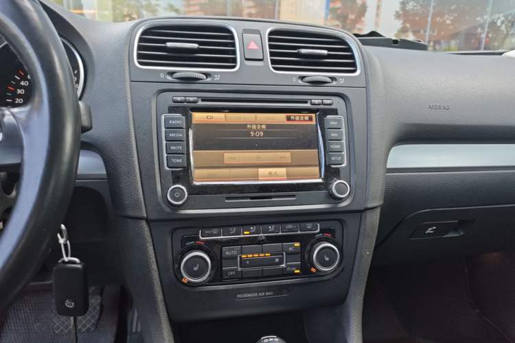 Used Volkswagen Golf 2011 1.4 TSI Luxury Touring Edition Audio And AC Panel