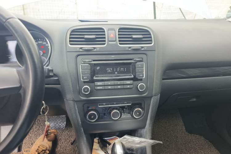 Used Volkswagen Golf 2011 1.4 TSI Automatic Comfort Model Audio And AC Panel