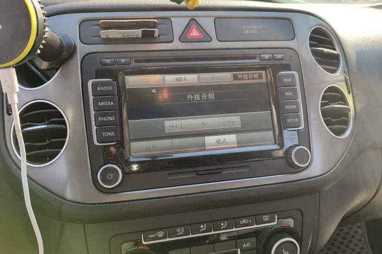 Used Volkswagen Golf 2011 1.4TSI Cross Golf Audio And AC Panel