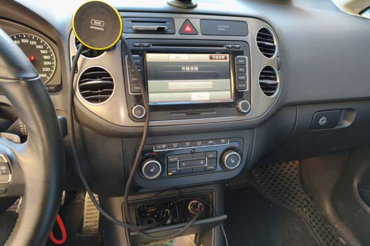 Used Volkswagen Golf 2011 1.4TSI Cross Golf Audio And AC Panel