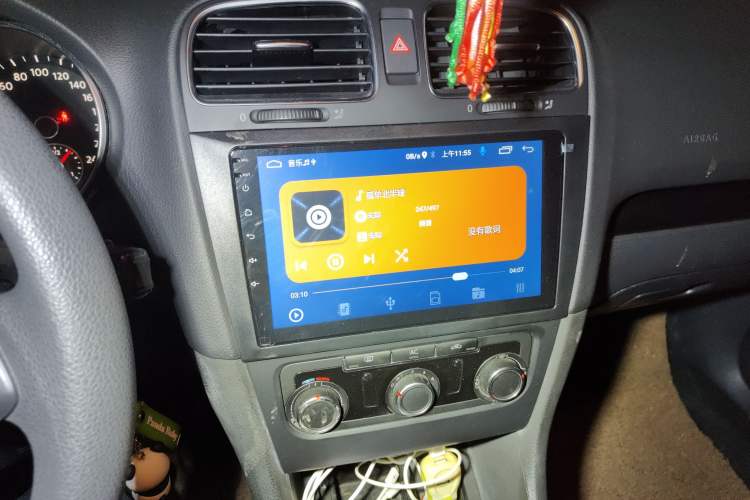 Used Volkswagen Golf 2011 1.6L Automatic Comfort Model Audio And AC Panel