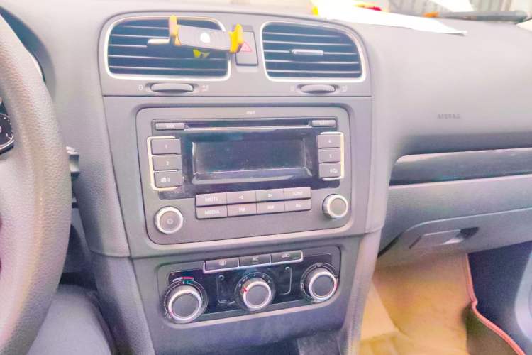 Used Volkswagen Golf 2011 1.4 TSI Manual Comfort Edition Audio And AC Panel