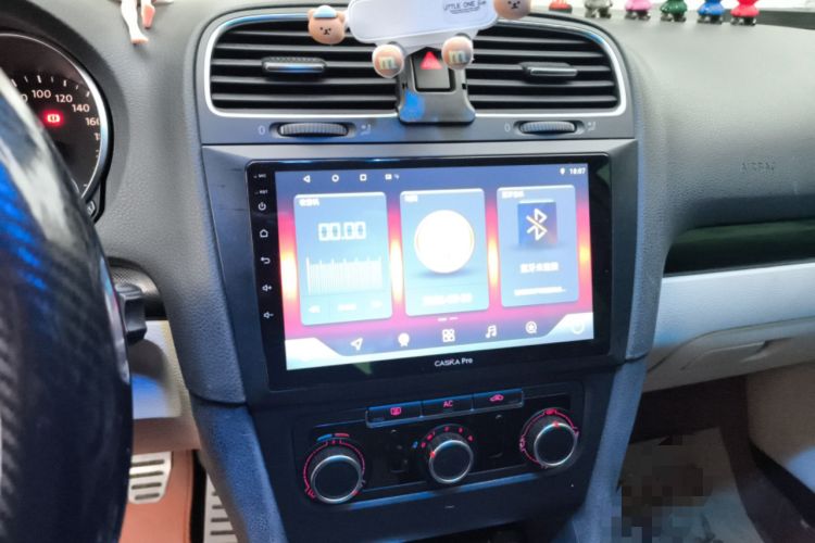 Used Volkswagen Golf 2011 1.6 Manual Comfort Model Audio And AC Panel