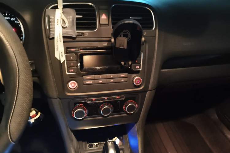 Used Volkswagen Golf 2011 1.4 TSI Automatic Comfort Model Audio And AC Panel