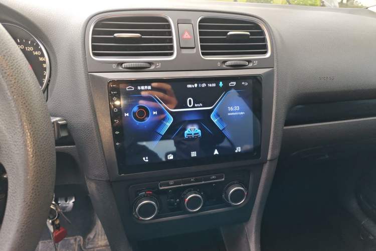 Used Volkswagen Golf 2011 1.6 Manual Comfort Model Audio And AC Panel