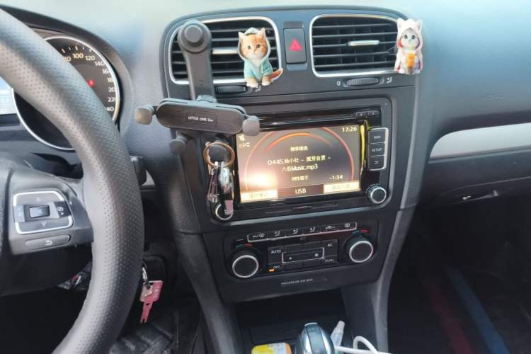 Used Volkswagen Golf 2011 1.4 TSI Comfort Travel Edition Audio And AC Panel