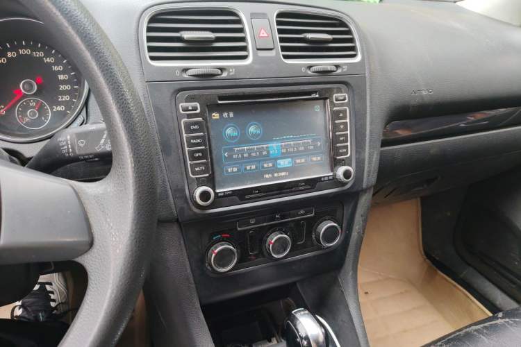 Used Volkswagen Golf 2011 1.4 TSI Automatic Comfort Model Audio And AC Panel