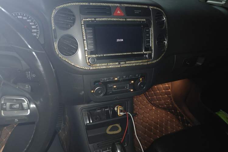 Used Volkswagen Golf 2011 1.4TSI Cross Golf Audio And AC Panel