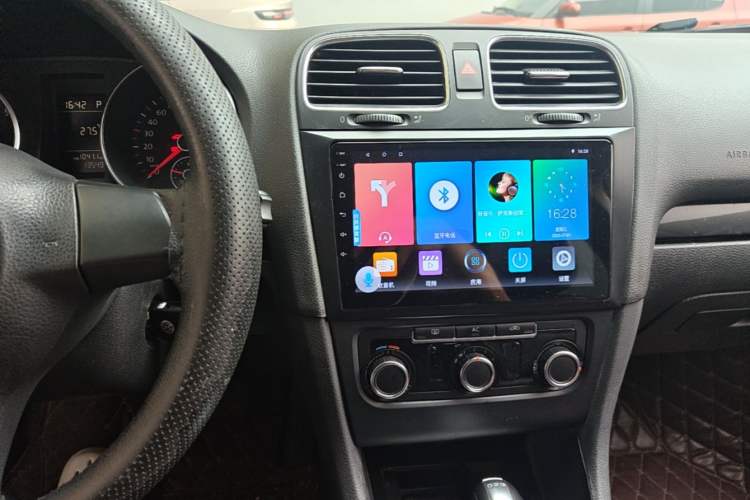 Used Volkswagen Golf 2011 1.6L Automatic Comfort Model Audio And AC Panel