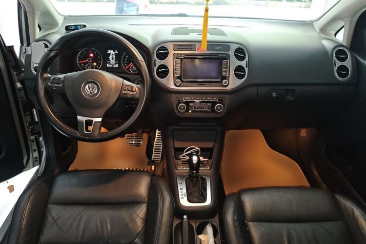 Used Volkswagen Golf 2011 1.4TSI Cross Golf Center Console