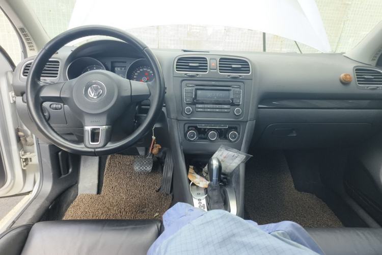 Used Volkswagen Golf 2011 1.4 TSI Automatic Comfort Model Center Console