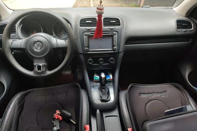Used Volkswagen Golf 2011 1.4 TSI Automatic Comfort Model Center Console