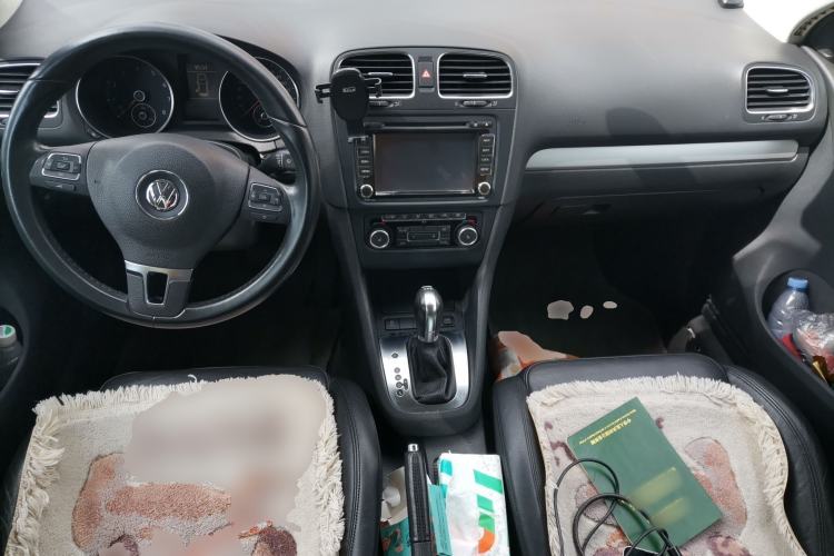 Used Volkswagen Golf 2011 1.4 TSI Automatic Luxury Edition Center Console