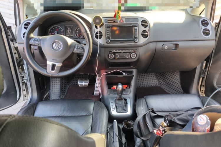 Used Volkswagen Golf 2011 1.4TSI Cross Golf Center Console