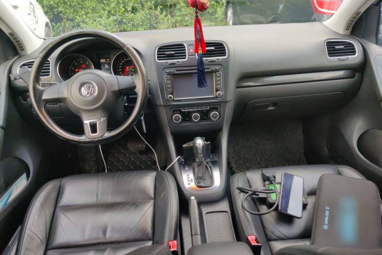 Used Volkswagen Golf 2011 1.4 TSI Automatic Comfort Model Center Console