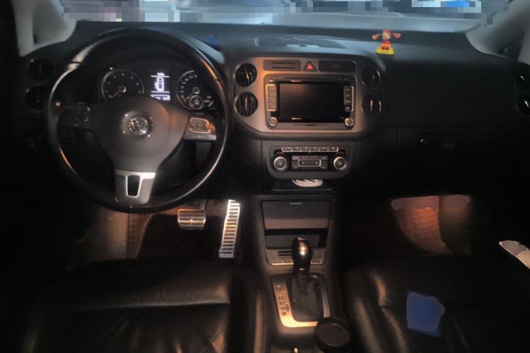 Used Volkswagen Golf 2011 1.4TSI Cross Golf Center Console