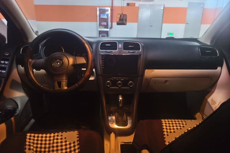 Used Volkswagen Golf 2011 1.4 TSI Automatic Comfort Model Center Console