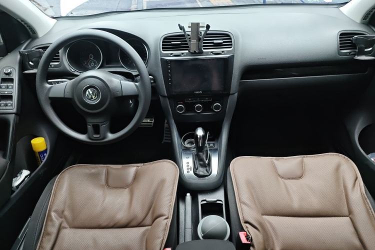 Used Volkswagen Golf 2011 1.4 TSI Automatic Comfort Model Center Console