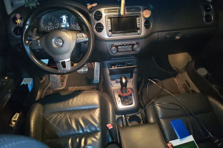 Used Volkswagen Golf 2011 1.4TSI Cross Golf Center Console