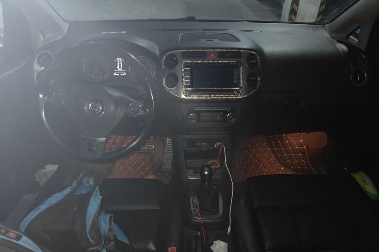 Used Volkswagen Golf 2011 1.4TSI Cross Golf Center Console