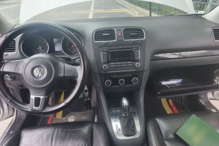 Used Volkswagen Golf 2011 1.4 TSI Automatic Comfort Model Center Console