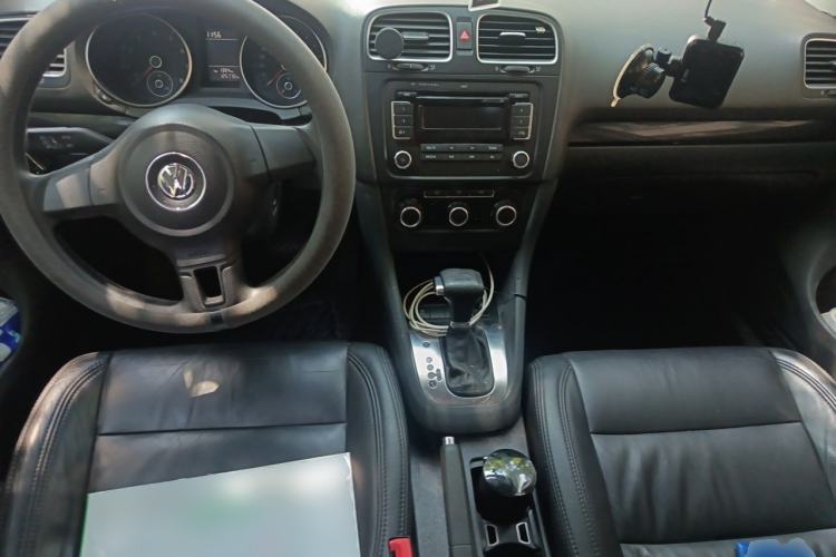 Used Volkswagen Golf 2011 1.4 TSI Automatic Comfort Model Center Console