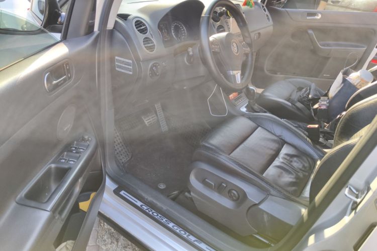 Used Volkswagen Golf 2011 1.4TSI Cross Golf Driver Seat