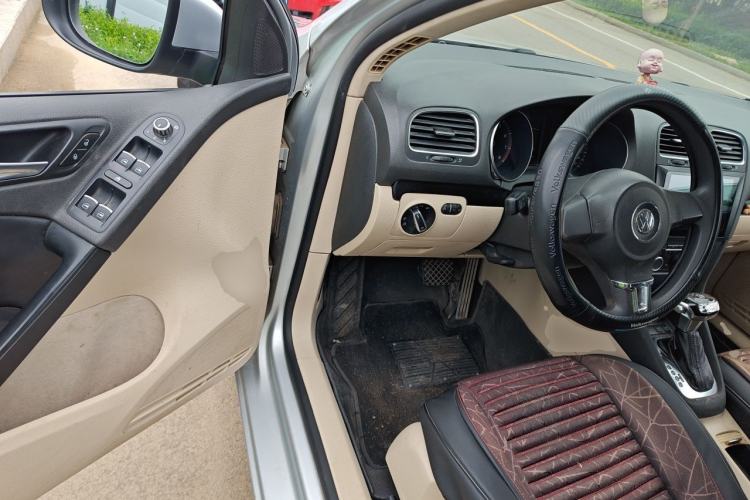 Used Volkswagen Golf 2011 1.4 TSI Automatic Comfort Model Driver Seat