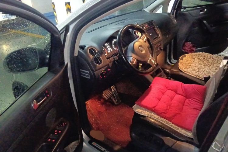 Used Volkswagen Golf 2011 1.4TSI Cross Golf Driver Seat