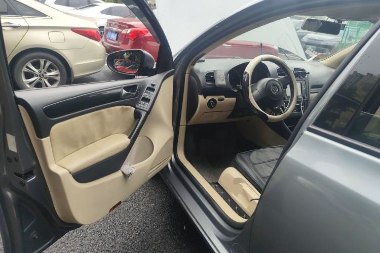 Used Volkswagen Golf 2011 1.6L Automatic Comfort Model Driver Seat