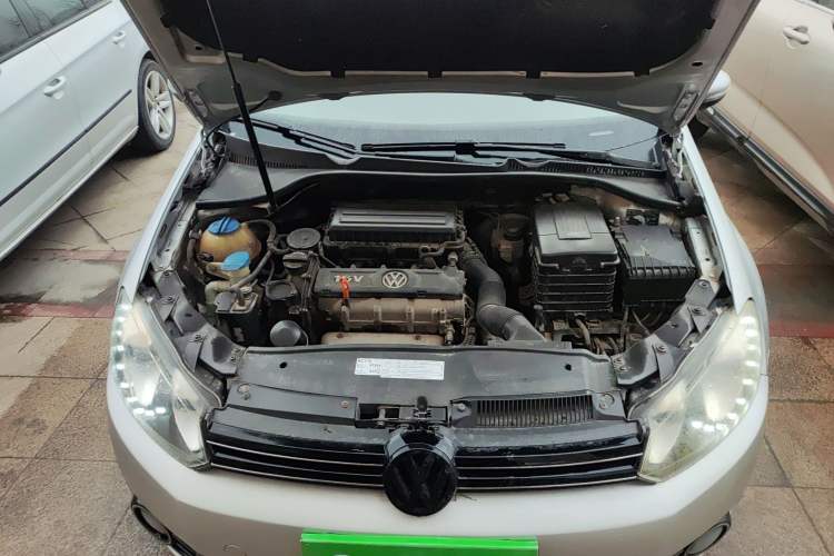 Used Volkswagen Golf 2011 1.6 Manual Comfort Model Engine Bay