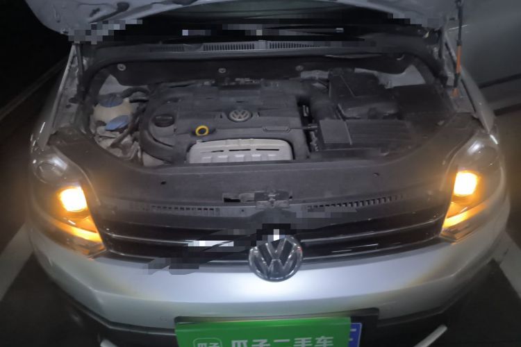 Used Volkswagen Golf 2011 1.4TSI Cross Golf Engine Bay