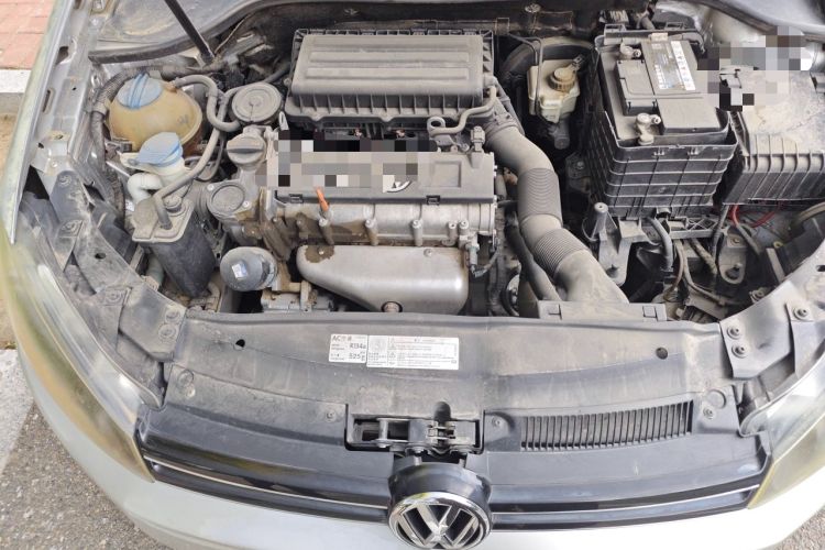Used Volkswagen Golf 2011 1.6 Manual Comfort Model Engine Bay