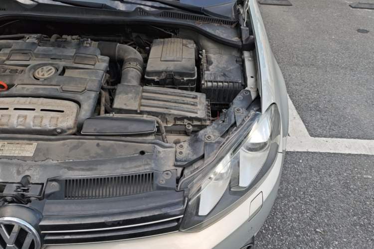Used Volkswagen Golf 2011 1.4 TSI Luxury Touring Edition Engine Bay Left