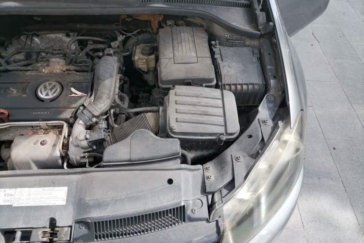 Used Volkswagen Golf 2011 1.4 TSI Automatic Luxury Edition Engine Bay Left