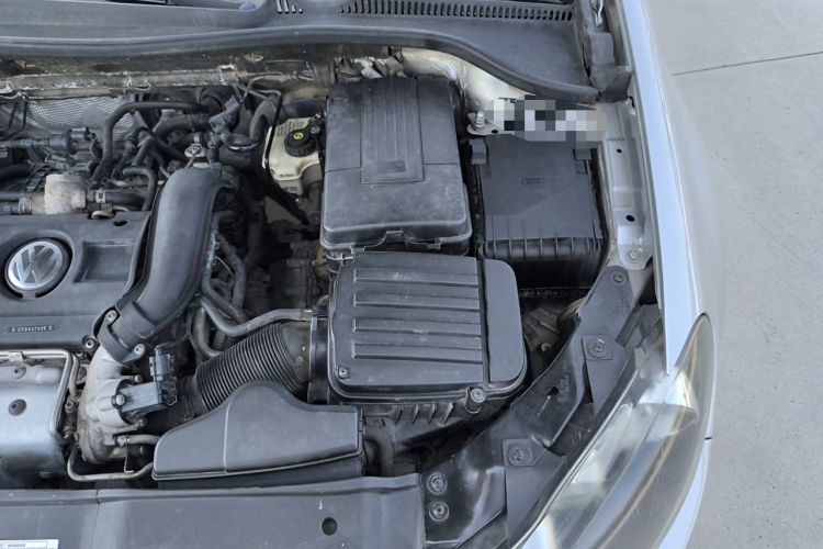 Used Volkswagen Golf 2011 1.4 TSI Automatic Comfort Model Engine Bay Left