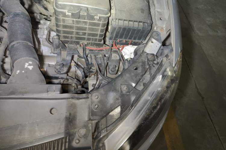 Used Volkswagen Golf 2011 1.6L Automatic Comfort Model Engine Bay Left