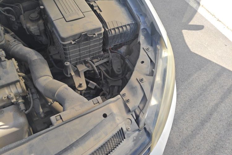 Used Volkswagen Golf 2011 1.6L Automatic Comfort Model Engine Bay Left