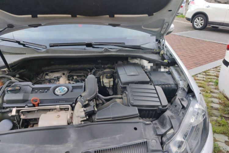 Used Volkswagen Golf 2011 1.4 TSI Automatic Comfort Model Engine Bay Left